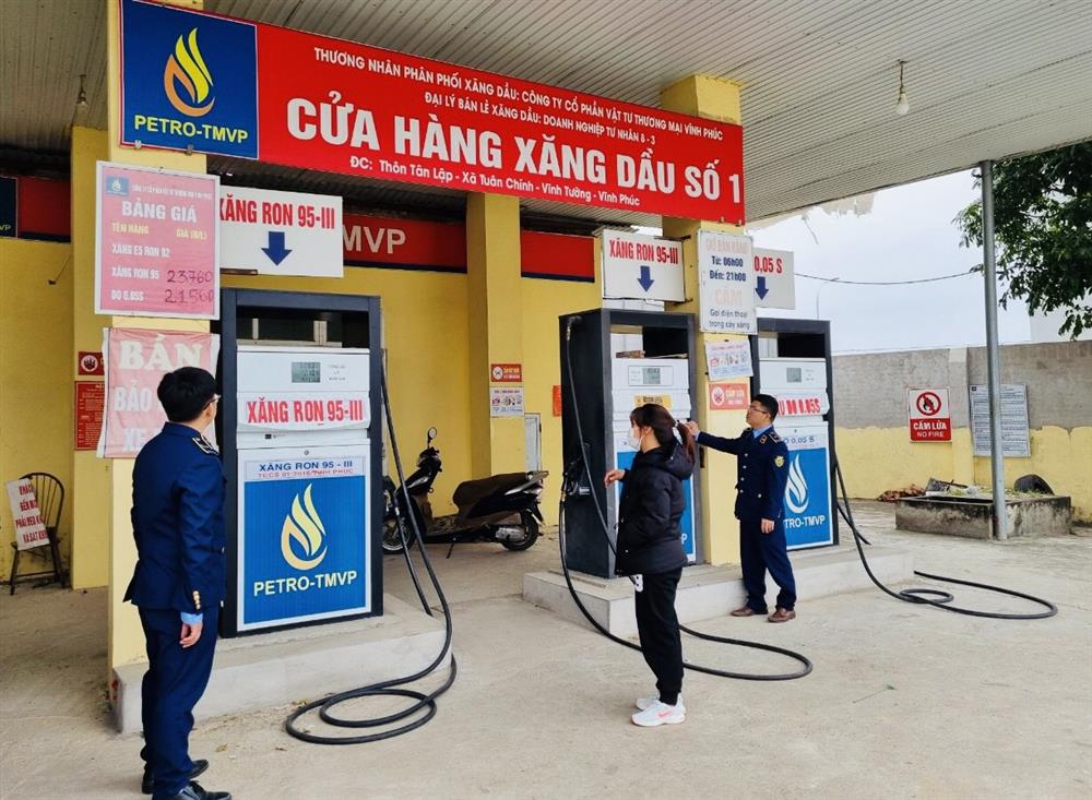Một doanh nghiệp bị phạt 80 triệu đồng vi phạm trong kinh doanh xăng dầu